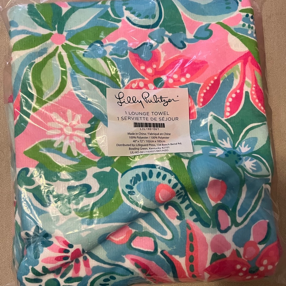 NWT Lily Pulitzer Micro fiber beach towel. Measurements in the picture